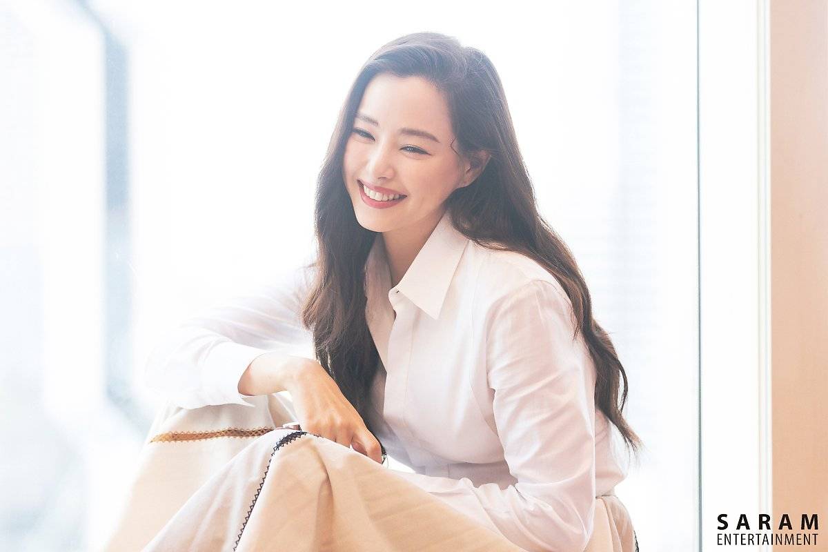 Lee Ha Nee Saram Entertainment Profile photos